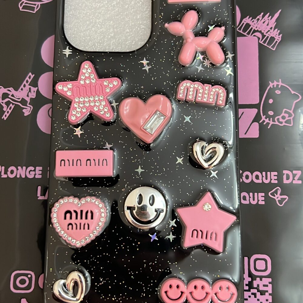 2 - Coque En Noir Avec Des Motifs Uniques Et Tendance