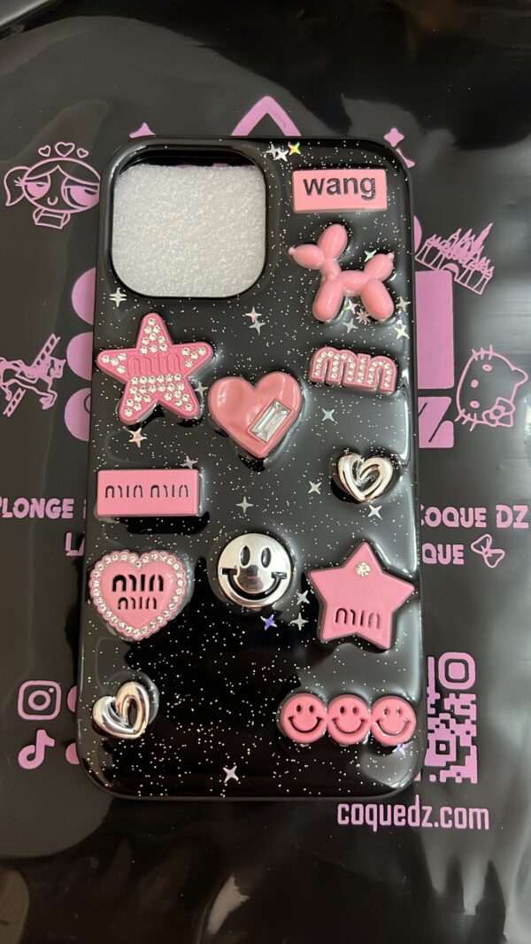 2 - Coque En Noir Avec Des Motifs Uniques Et Tendance