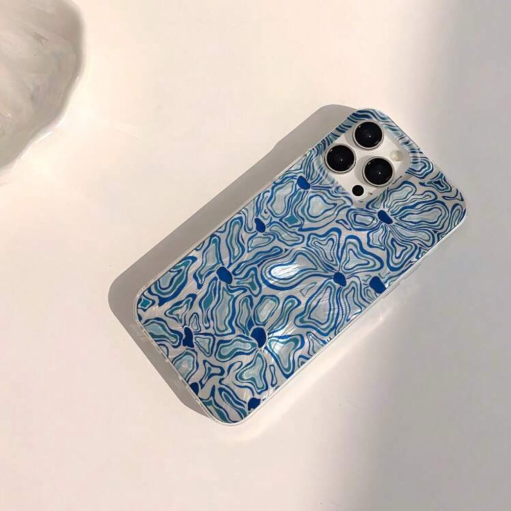 1 Coque inspirée des vagues et des courants marins